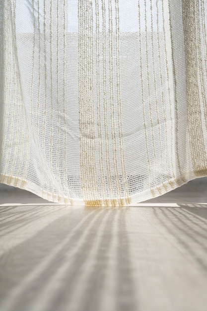 Design de interiores com cortinas longas