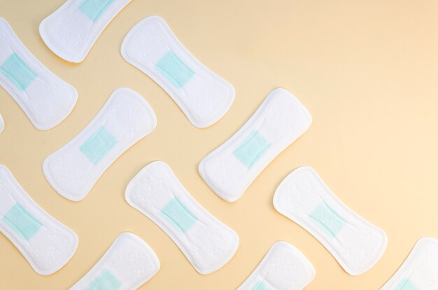 Design minimalista de toalhas sanitárias