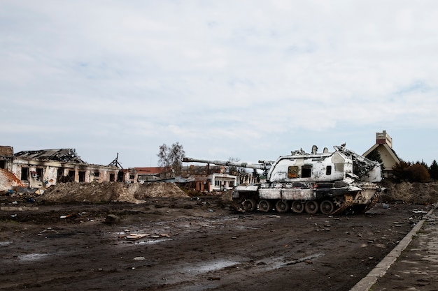 Destruiu a guerra do russo da cidade na ucrânia