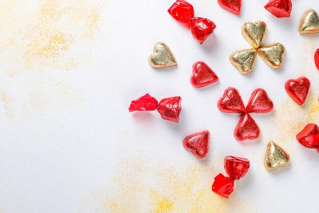 Dia dos namorados coração em forma de chocolates, decorações.