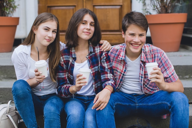 Foto grátis dias alegres com café