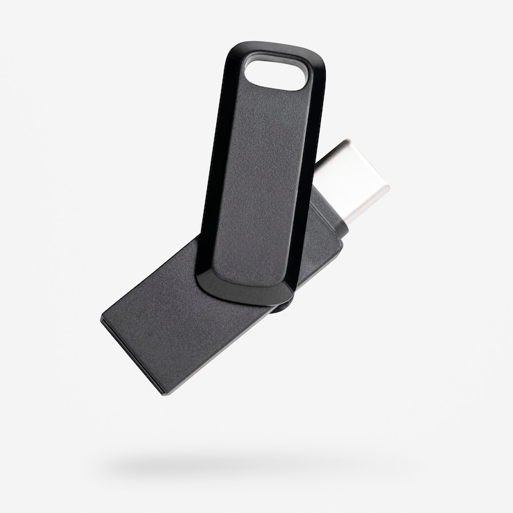 Foto grátis dispositivo de armazenamento de dados com tecnologia de simulação de unidade flash usb