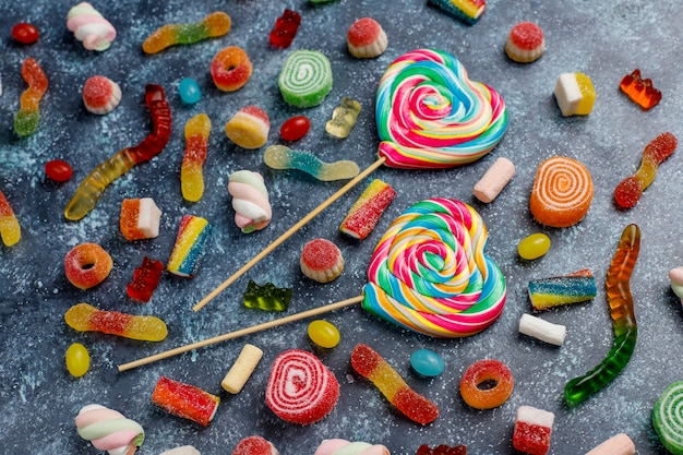 Foto grátis doces coloridos, geléia e marmelada, vista superior