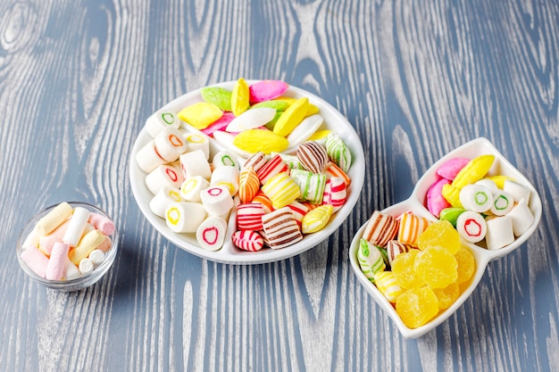 Foto grátis doces coloridos, geleias e marmeladas, doces não saudáveis.
