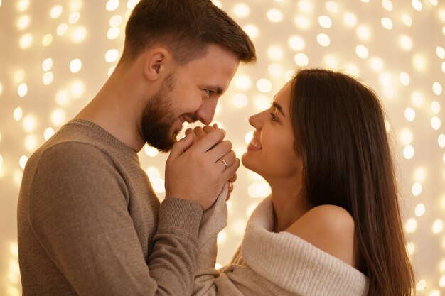 Dois alegres adorável doce concurso lindo adorável fofo romântico casado cônjuges marido e mulher