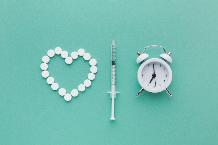 Foto grátis drogas brancas médicas e relógio branco com seringa