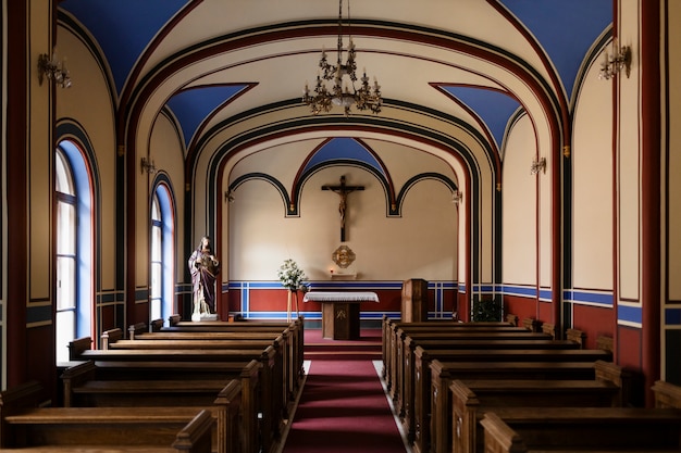 Edifício vazio de uma igreja cristã