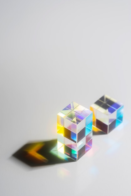 Efeito colorido de reflexão de prismas de luz