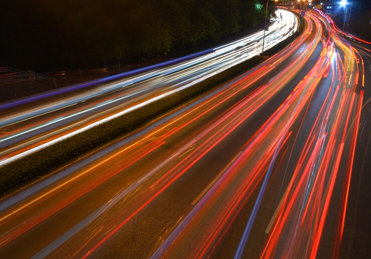 Foto grátis efeito de velocidade de movimento com a noite da cidade