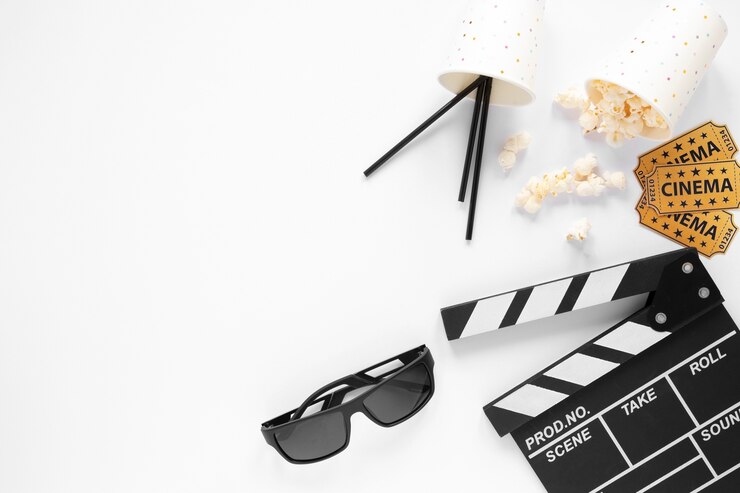 Foto grátis elementos do filme em fundo branco, com espaço de cópia