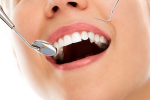 Foto grátis em um dentista com um sorriso