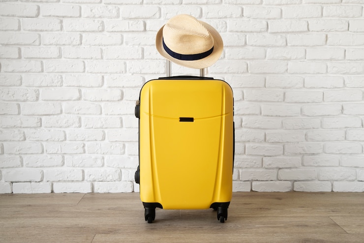 Foto grátis embalagem de malas de viagem e preparativos