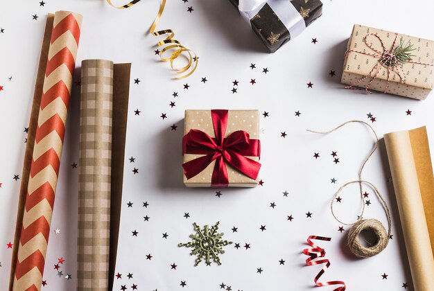 Empacote o papel de envolvimento de empacotamento do Natal do ano novo da caixa de presente do Natal,