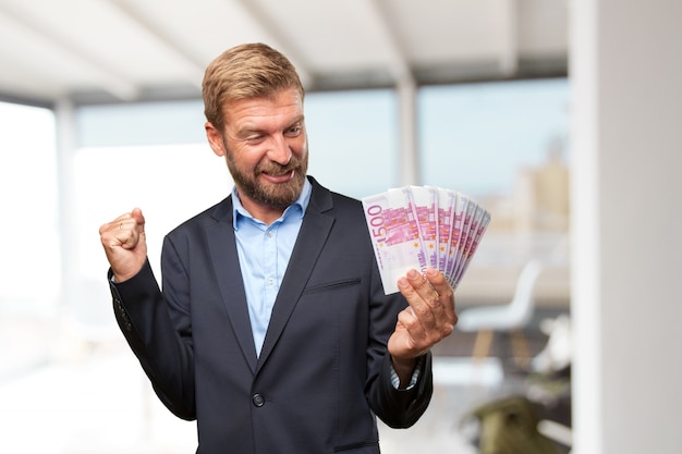 Foto grátis empresário loiros expressão feliz