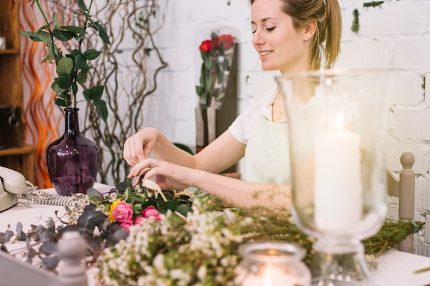 Foto grátis encantador bufete de decoração florista