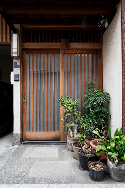 Entrada e plantas da casa da cultura japonesa