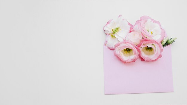 Envelope com flores