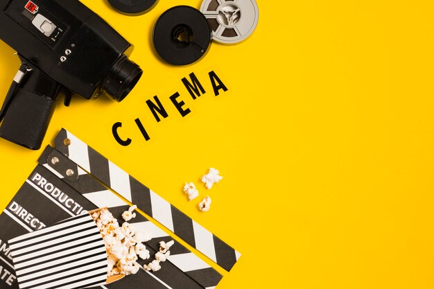 Equipamento de cinema com cópia espaço