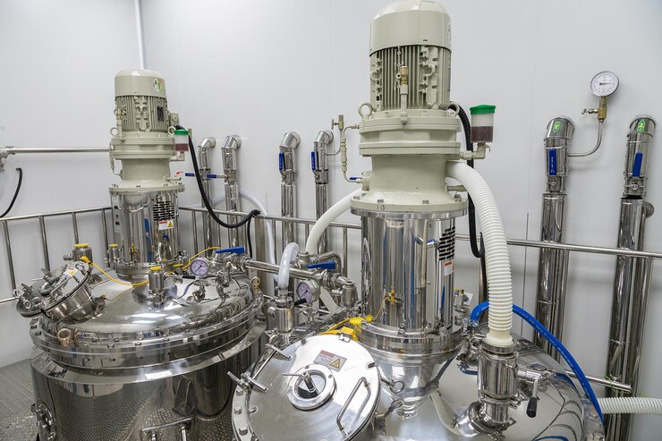 Foto grátis equipamento de sala limpa de imagem de planta e máquinas de aço inoxidável