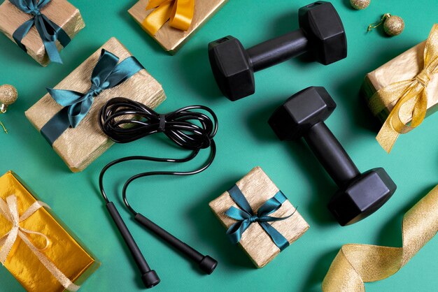 Equipamento de treino com tema de natal e decorações