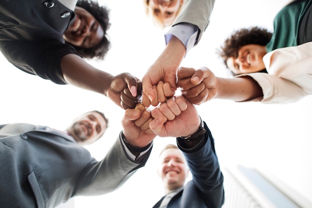 Foto grátis equipe de negócios bem sucedido e feliz