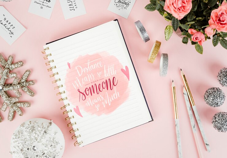 Foto grátis esboço de amor em um caderno