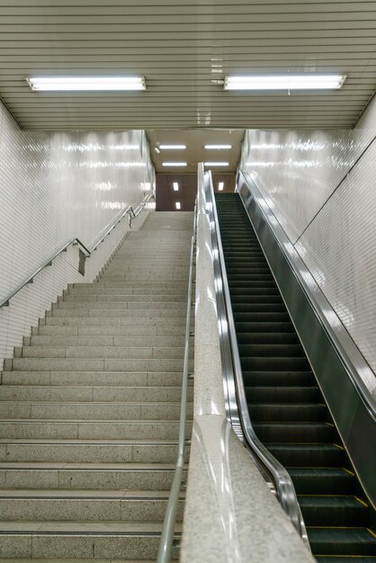 Escadaria na estação de metro