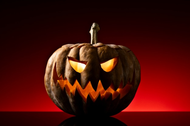 Escultura de abóbora de halloween assustador