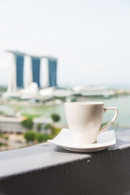 Foto grátis espaço copo castanho baía cappuccino