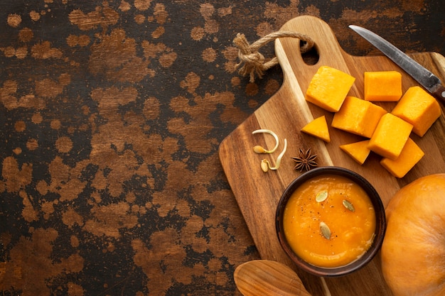 Foto grátis espaço de cópia decoração rústica de comida de outono