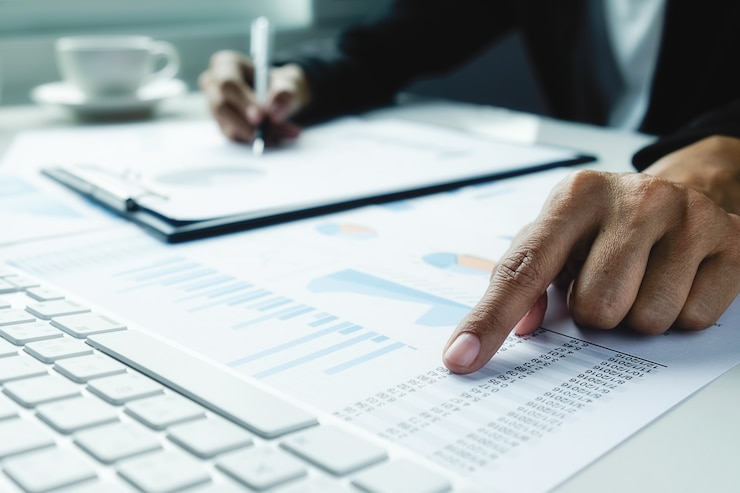 Foto grátis estatísticas apresentação economia empregos lucro profissional