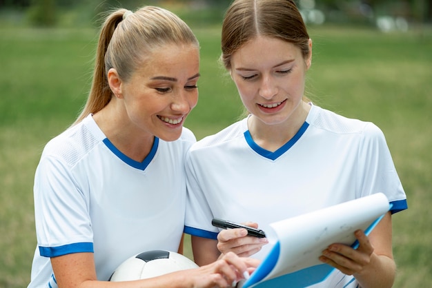 Estratégia de jogo de desenho feminino