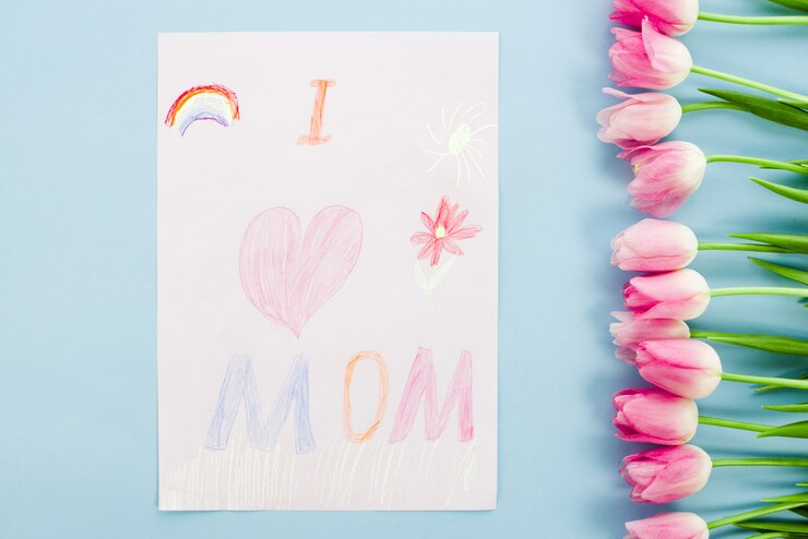 Foto grátis eu amo a mãe desenho em papel com tulipas