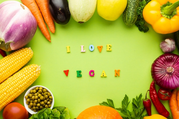 Eu amo letras veganas sobre fundo verde