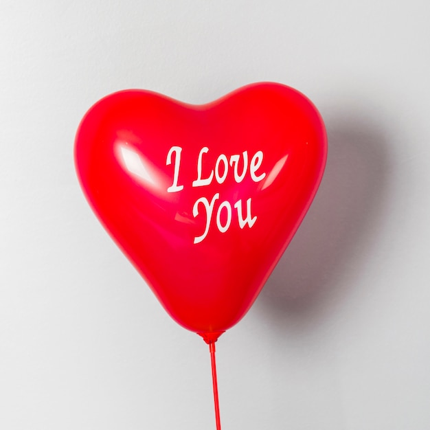 Foto grátis eu te amo balão para dia dos namorados