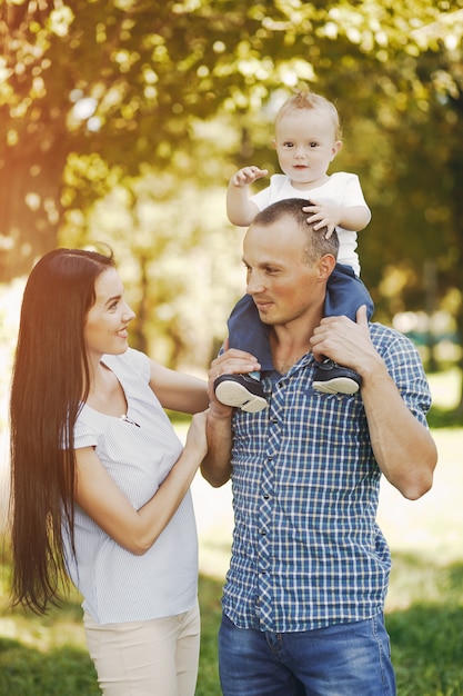 Foto grátis família em um parque