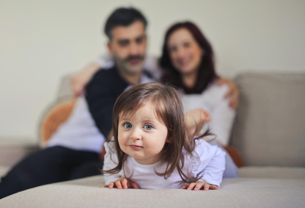 Foto grátis família em uma cama