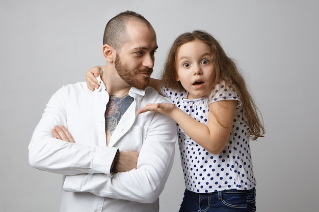 Foto grátis família, relacionamentos, conceito de paternidade e filhos.