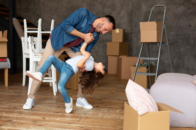 Família se mudando para uma nova casa