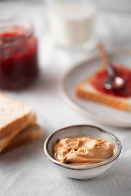 Foto grátis fechar a mesa cheia de comida