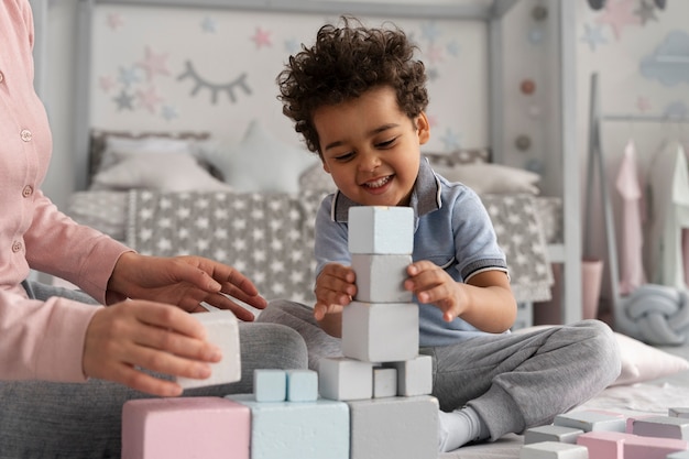 Jogos da menina foto de stock. Imagem de infância, jogar - 31160130