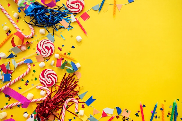 Feliz aniversário composição com espaço para a mensagem