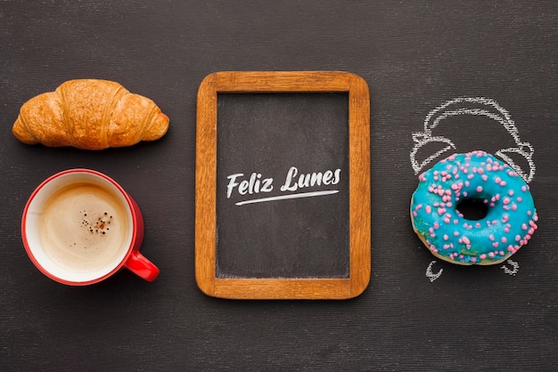 Feliz conceito de segunda-feira com lanches e café