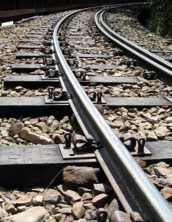 Ferrovia de montanha trilhas