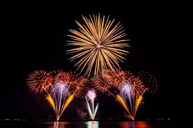 festival de fogo de artifício na Tailândia