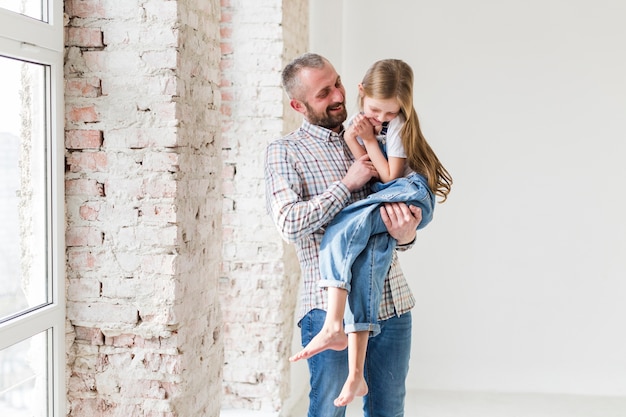 Foto grátis filha e pai no dia dos pais