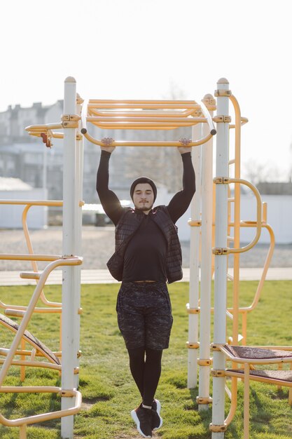 fitness homem treinamento ao ar livre vida ativo saudável