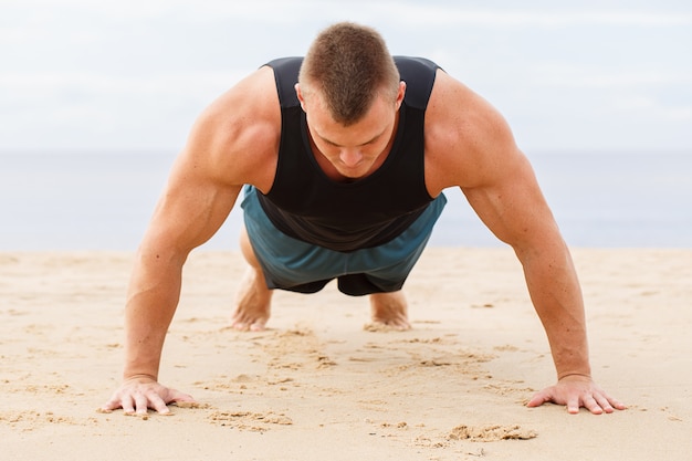 Foto grátis fitness na praia