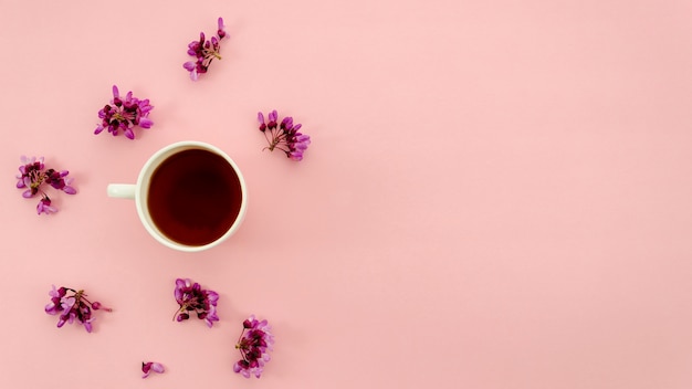 Foto grátis flat lay xícara de chá ainda vida