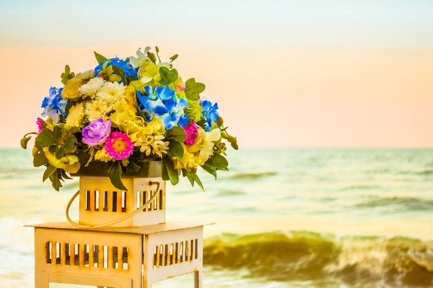 Foto grátis flores cadeiras celebração de ajuste flor